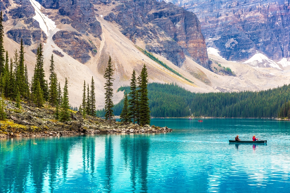 Lake,Moraine,,Canada,-,April,2,,2020:,Tourists,Canoeing,On